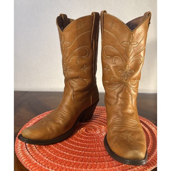 Ariat Camel Color Cowboy Western Boots Ladies Size 7B Leather - Picture 1 of 16